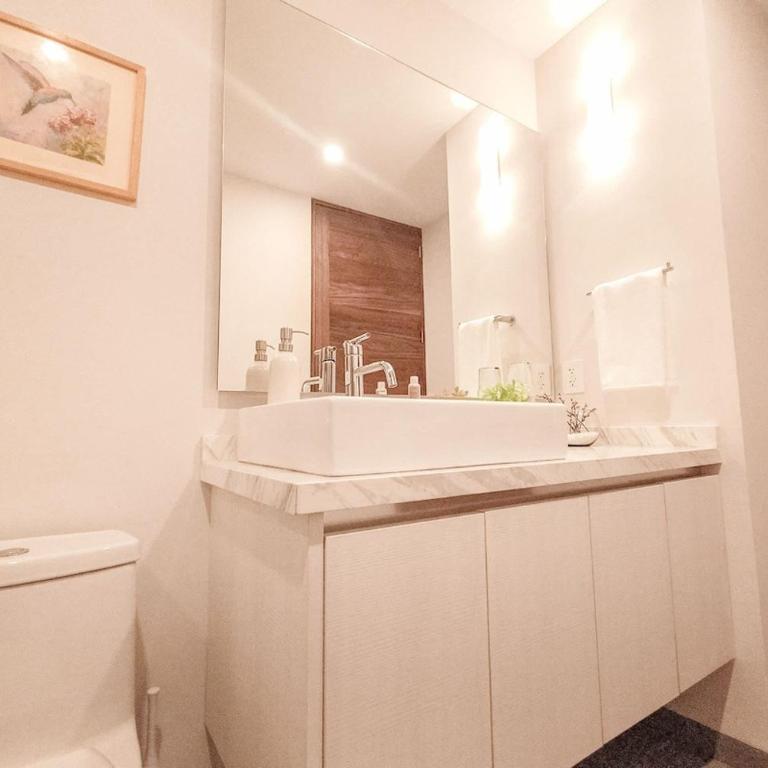 2Br W Dual Pools, Near Beach & 5Th Ave - Two-Bedroom Apartment with Balcony - 24