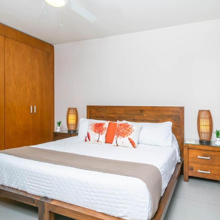 Quiet Condo W Rooftop Pool, Backyard & Parking - Two-Bedroom Apartment with Balcony - 12