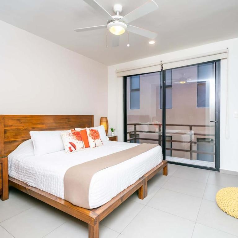 Quiet Condo W Rooftop Pool, Backyard & Parking - Two-Bedroom Apartment with Balcony - 13