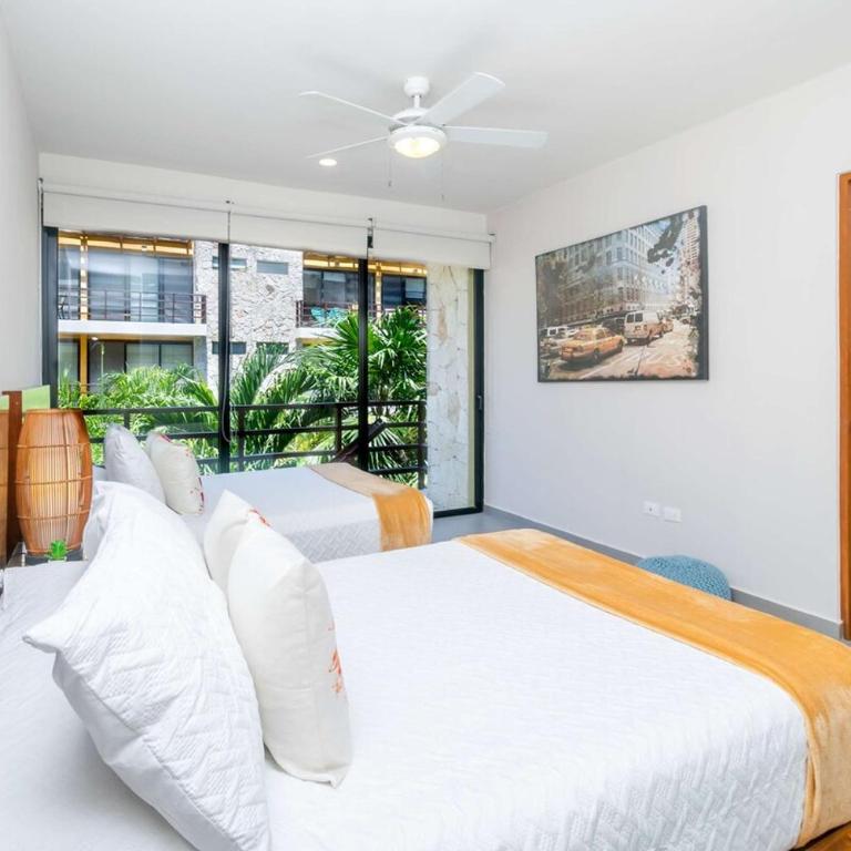 Quiet Condo W Rooftop Pool, Backyard & Parking - Two-Bedroom Apartment with Balcony - 16