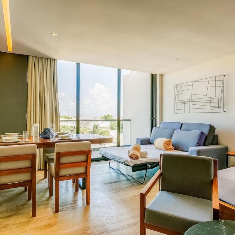 Ocean-View Condo W Rooftop Pool & Gym - Two-Bedroom Apartment - 9