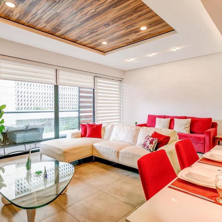 2Br Retreat W Rooftop Pool & Bbq - Two-Bedroom Apartment with Balcony - 10