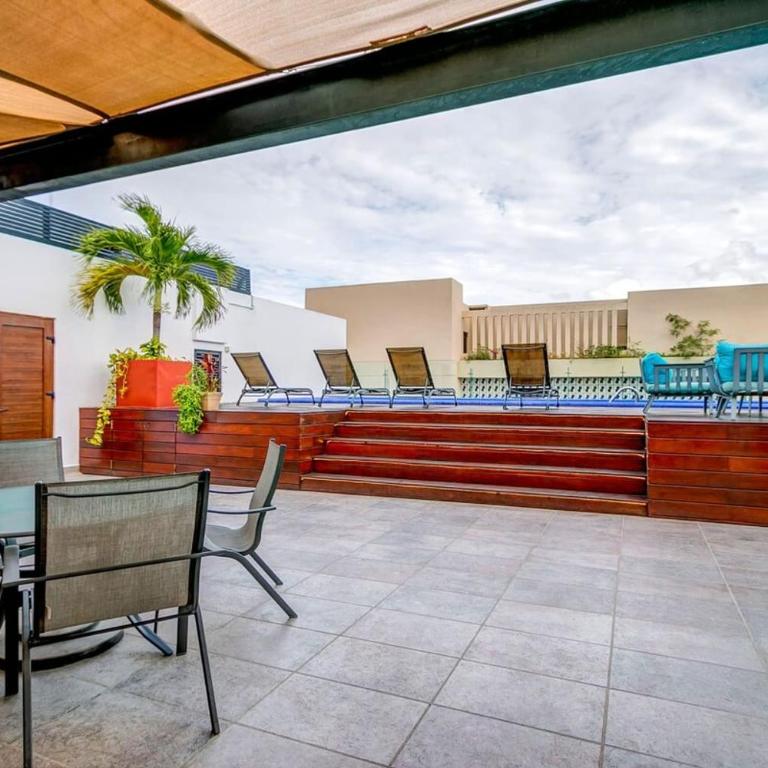 2Br Retreat W Rooftop Pool & Bbq - Two-Bedroom Apartment with Balcony - 26