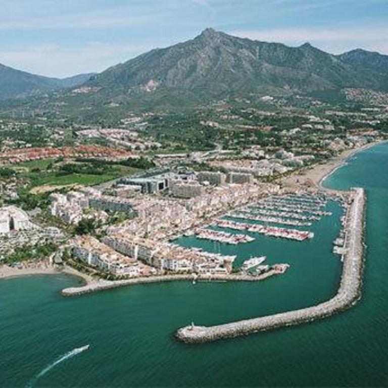 Apartamento 409 Marina Real Puerto de la Duquesa playa - Apartamento - 52