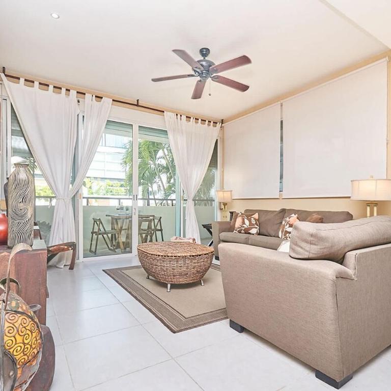 2Br Condo - Pool, Bbq & Beach Steps Away - Two-Bedroom Apartment with Balcony - 8