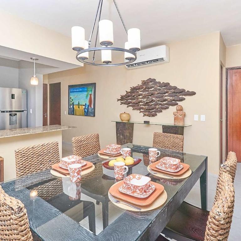 2Br Condo - Pool, Bbq & Beach Steps Away - Two-Bedroom Apartment with Balcony - 12