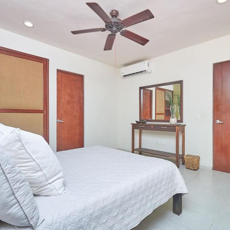 2Br Condo - Pool, Bbq & Beach Steps Away - Two-Bedroom Apartment with Balcony - 18