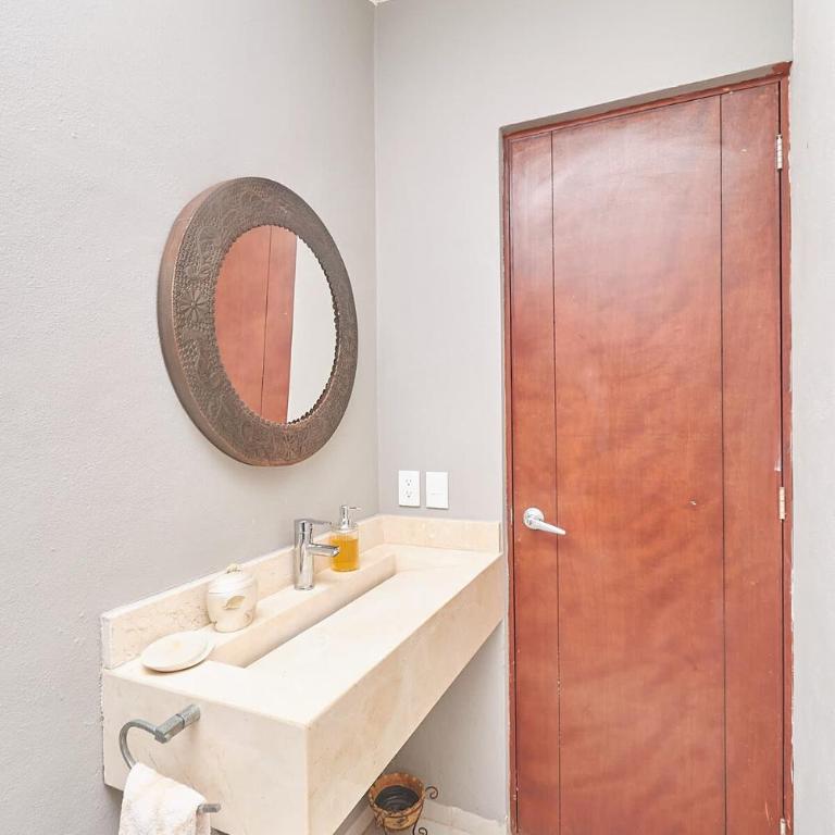 2Br Condo - Pool, Bbq & Beach Steps Away - Two-Bedroom Apartment with Balcony - 23