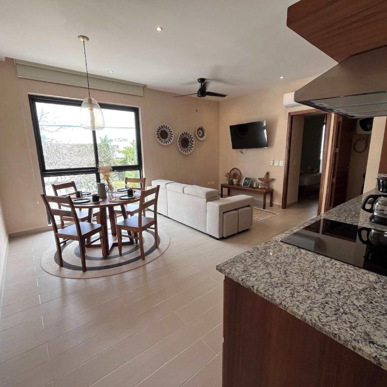 Beachside Escape W Rooftop Pool Access - Apartment mit 1 Schlafzimmer und Balkon - 3