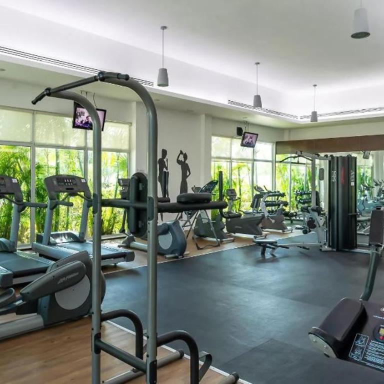 Tropical Resort Living W Pool, Hot Tub & Gym - Two-Bedroom Apartment with Balcony - 5