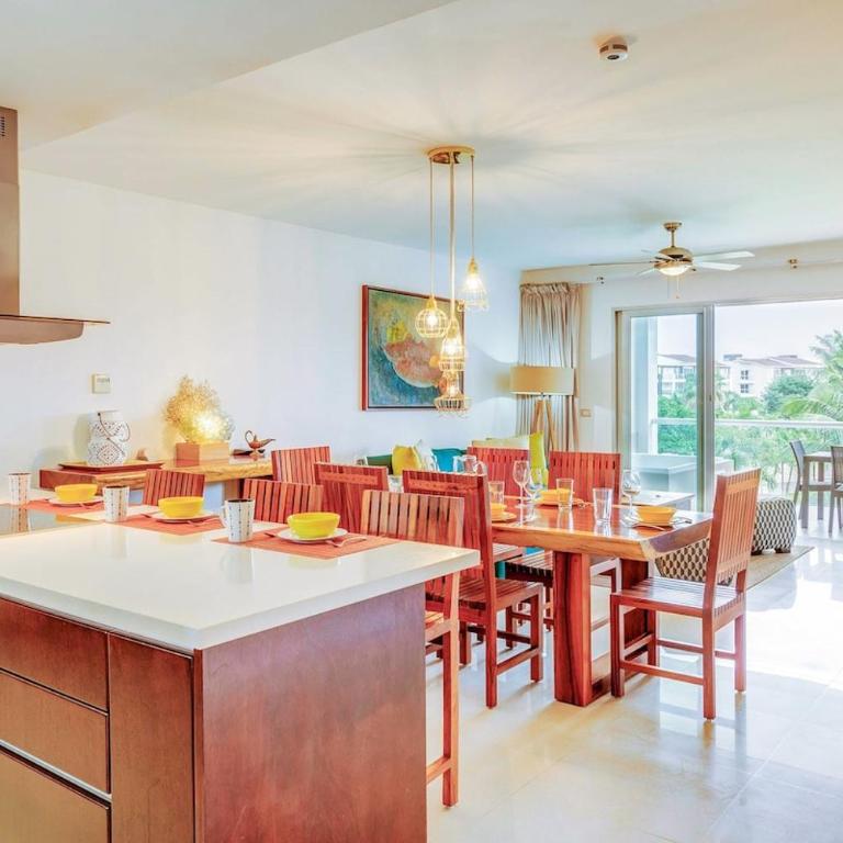 Tropical Resort Living W Pool, Hot Tub & Gym - Two-Bedroom Apartment with Balcony - 6
