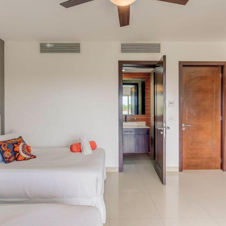 Tropical Resort Living W Pool, Hot Tub & Gym - Two-Bedroom Apartment with Balcony - 32