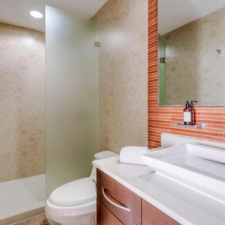 Tropical Resort Living W Pool, Hot Tub & Gym - Two-Bedroom Apartment with Balcony - 33