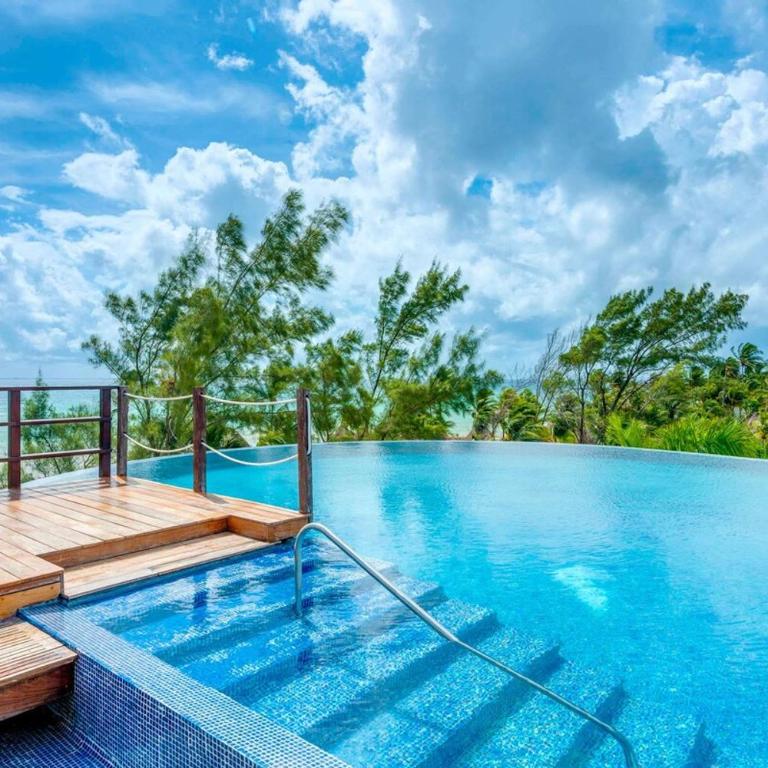 Penthouse W Private Terrace & Rooftop Pool - Two-Bedroom Apartment with Balcony - 6