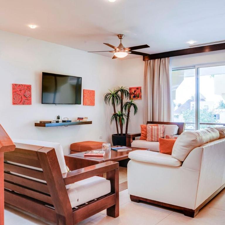 Penthouse W Private Terrace & Rooftop Pool - Two-Bedroom Apartment with Balcony - 18