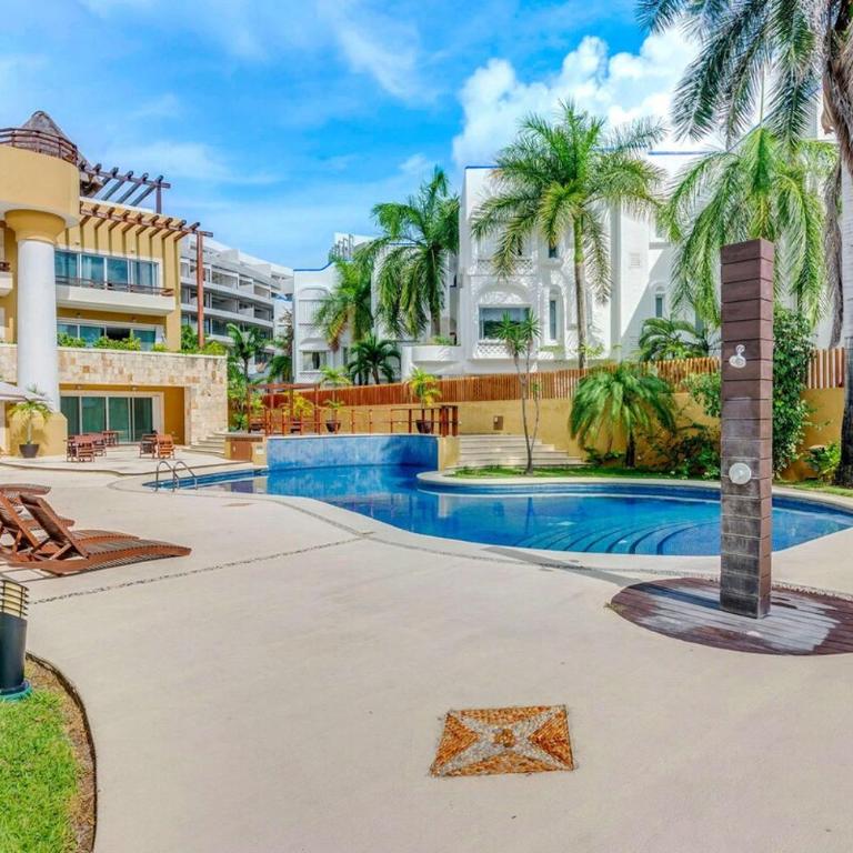 Penthouse W Private Terrace & Rooftop Pool - Two-Bedroom Apartment with Balcony - 31