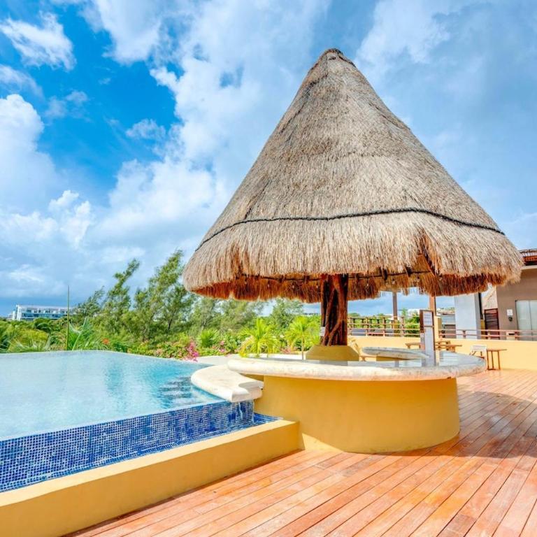 Penthouse W Private Terrace & Rooftop Pool - Two-Bedroom Apartment with Balcony - 33