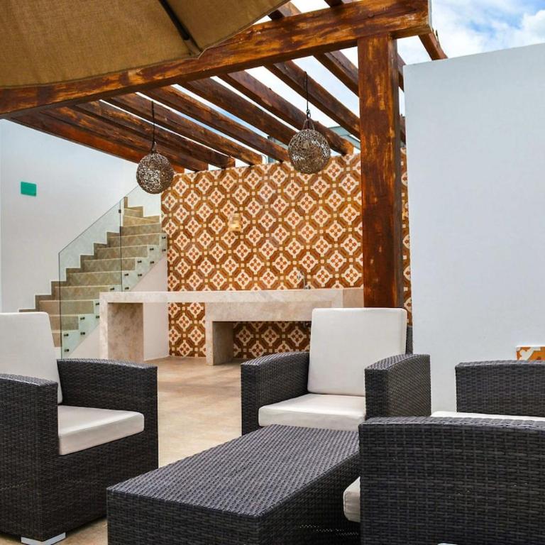 Studio W Rooftop Pool, Coco Beach Steps - Apartamento de 1 Dormitorio con balcón y vistas a la ciudad - 8