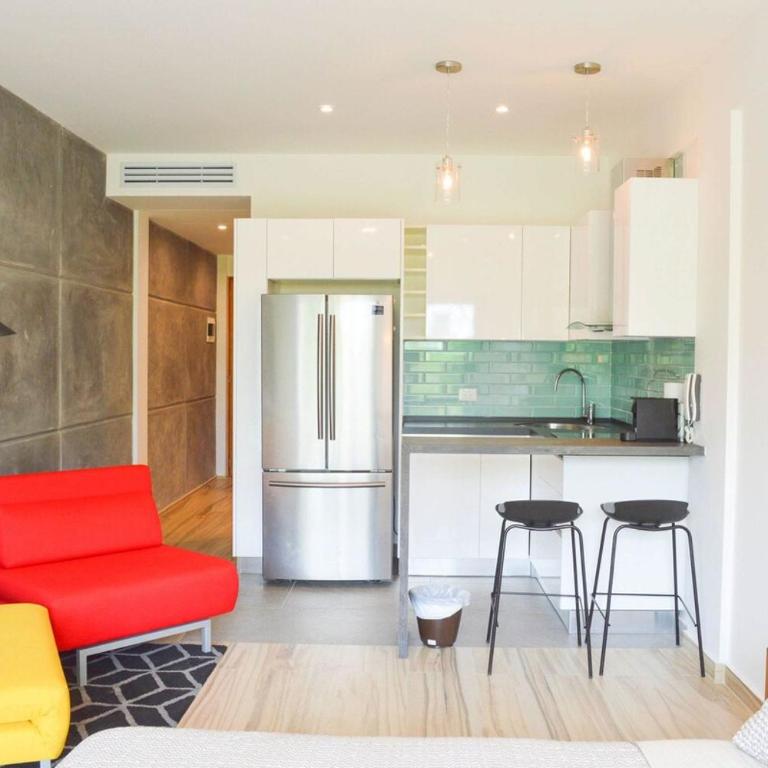 Studio W Rooftop Pool, Coco Beach Steps - Apartamento de 1 Dormitorio con balcón y vistas a la ciudad - 20