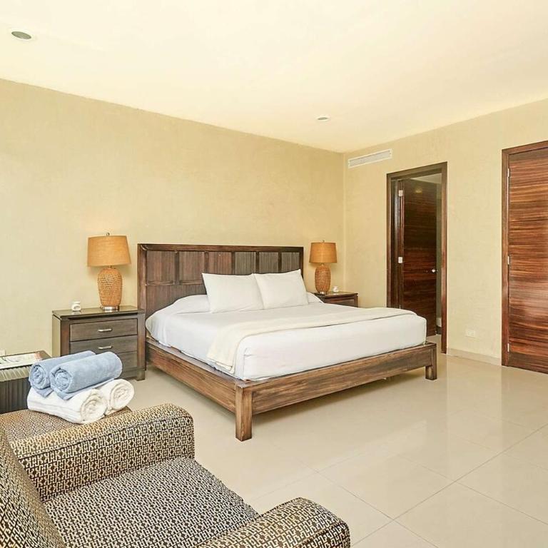 3Br Condo W Pool & Bbq Grill - One-Bedroom Apartment with Garden View - 2