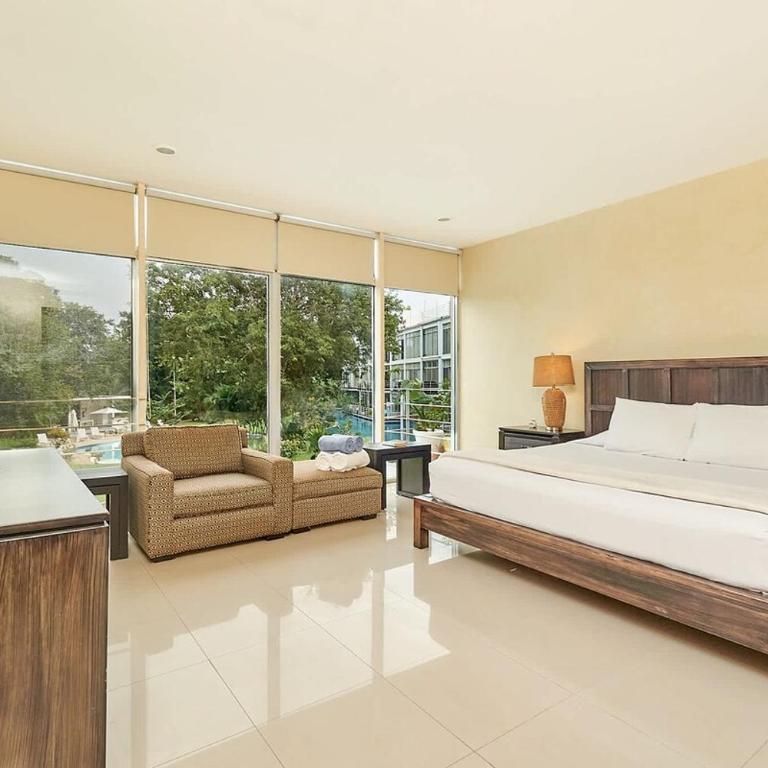 3Br Condo W Pool & Bbq Grill - One-Bedroom Apartment with Garden View - 10