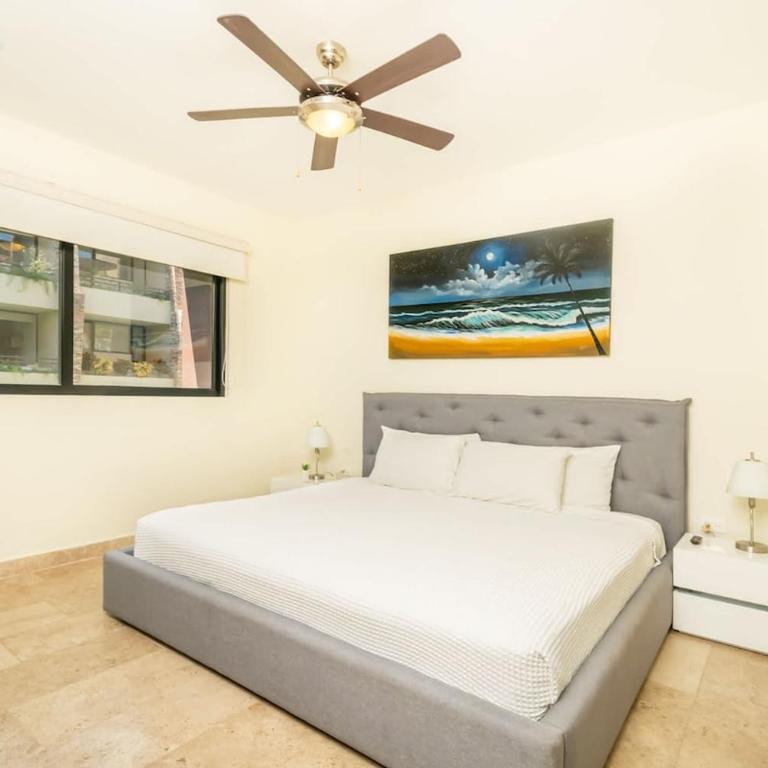 2Br Condo W Rooftop Pool & Backyard - Two-Bedroom Apartment with Balcony - 14