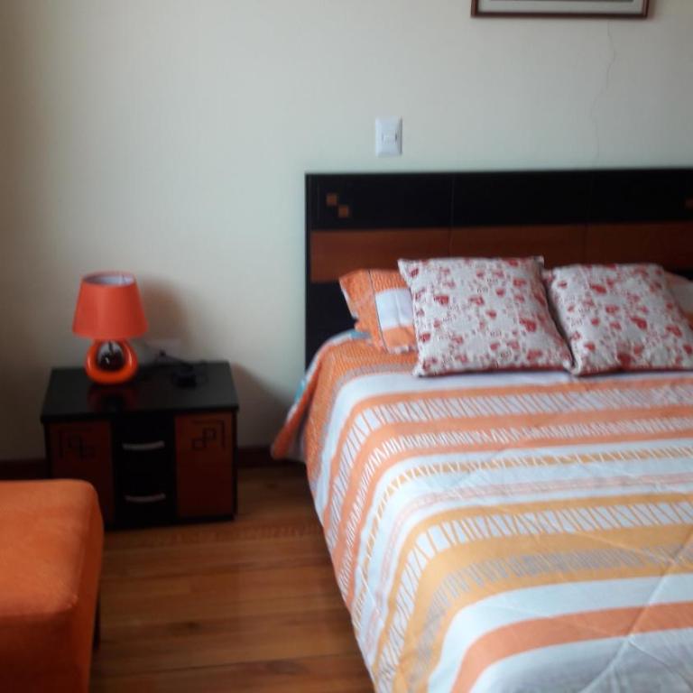 Arriendo Casa cómoda amplia, en lugar cerca a transvia y supermercado - Casa de 4 dormitorios - 6