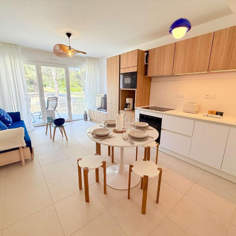 Appartement avec clim et parking - 4 pers. - FR-1-900-5 - Appartement - 8
