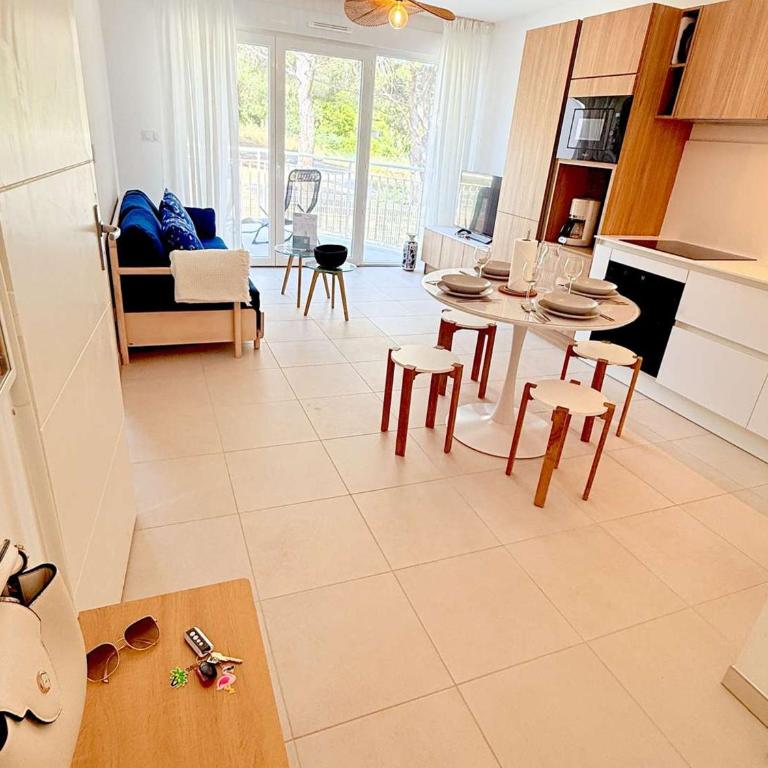 Appartement avec clim et parking - 4 pers. - FR-1-900-5 - Appartement - 12