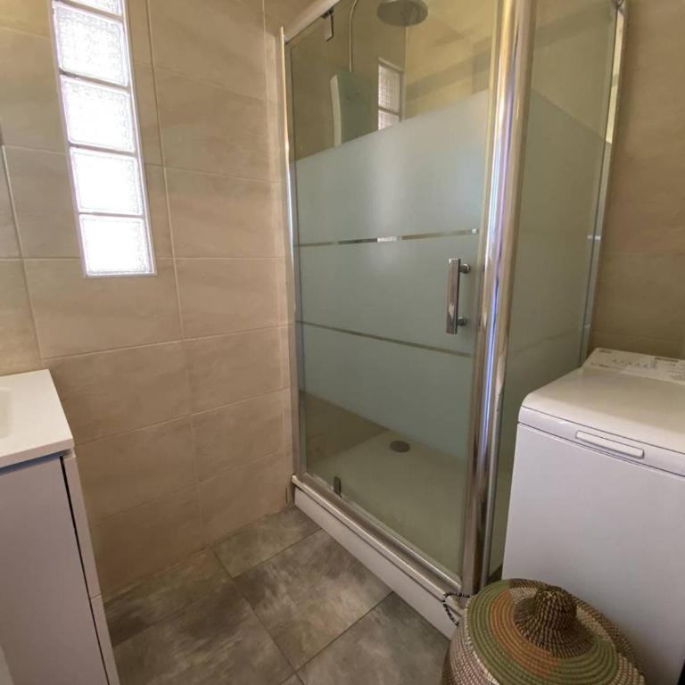 Appartement 2 pièces, climatisé, en bord de mer pour 4 - FR-1-696-97 - Appartement - 8