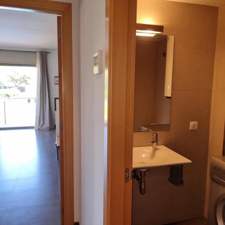 Apartamento con aire, terraza - 6 pers. - HISP-236-219 - Apartment - 11