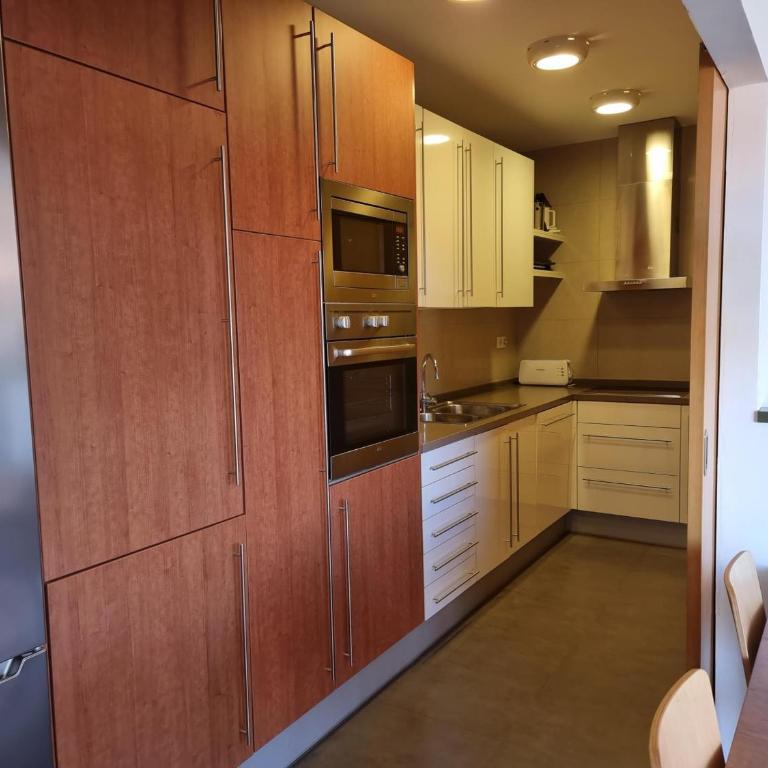 Apartamento con aire, terraza - 6 pers. - HISP-236-219 - Apartment - 12