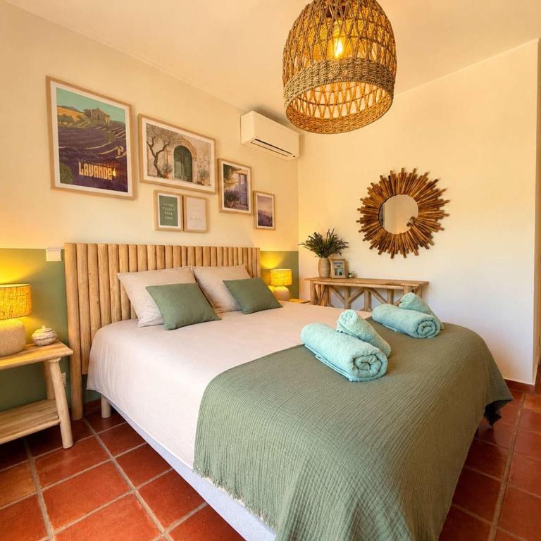 Villa vue mer, 14 pers. - FR-1-900-7 - Maison de Vacances - 25