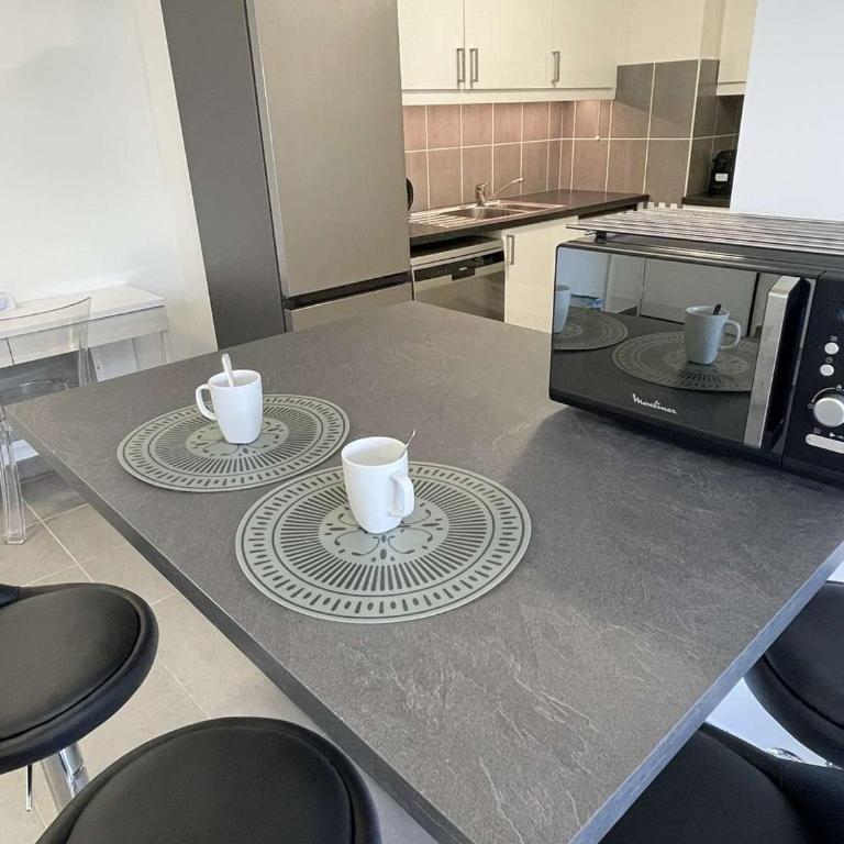 Appartement T2 avec piscine et clim - logement spacieux - FR-1-900-9 - Appartement - 14