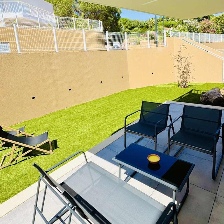 Appartement avec jardin et piscine - 4 pers. - FR-1-900-11 - Appartement - 5