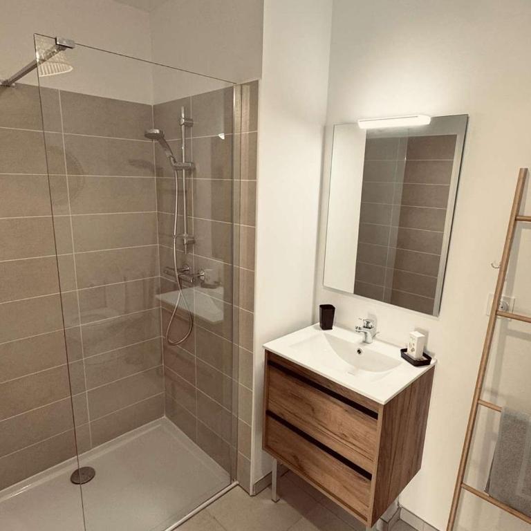 Appartement avec jardin et piscine - 4 pers. - FR-1-900-11 - Appartement - 6