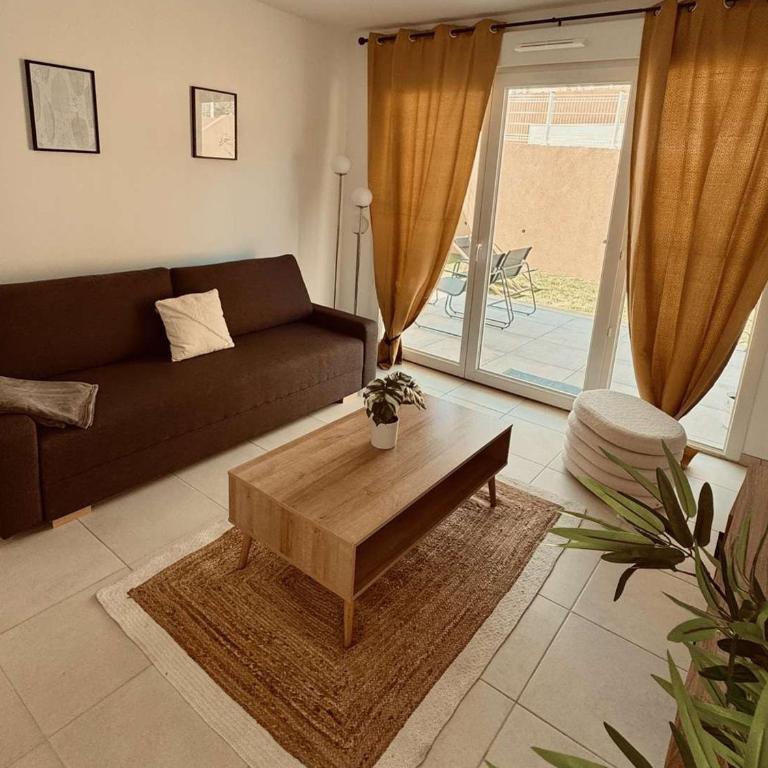 Appartement avec jardin et piscine - 4 pers. - FR-1-900-11 - Appartement - 12