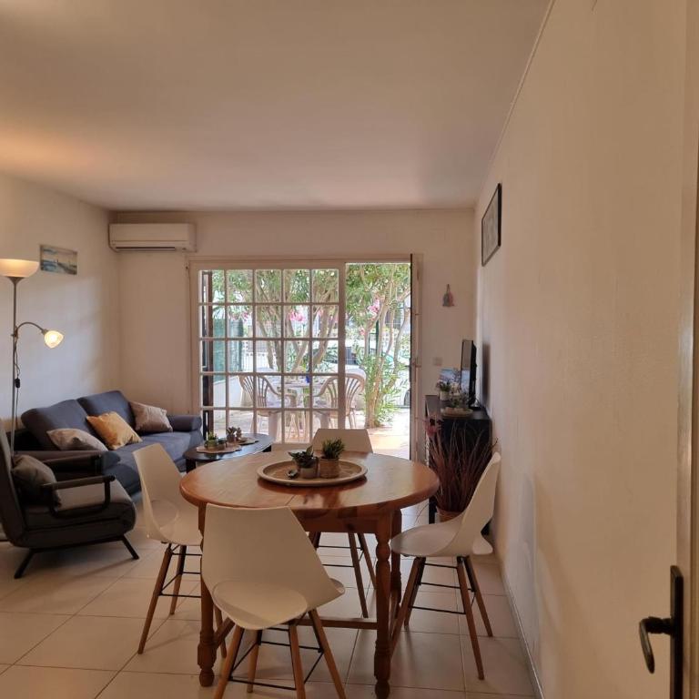 Apartamento a 300 m de la playa con piscina comunitaria en L'Escala - HISP-236-150 - Apartment - 13