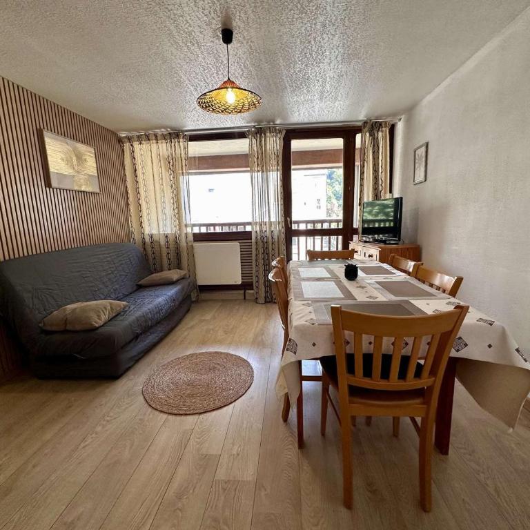 Appartement au cœur du village, animaux OK - 6 pers. - FR-1-883-24 - Apartment - 3