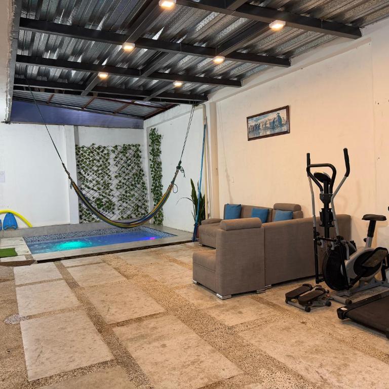 Excelente ubicación, lugar tranquilo con piscina privada, departamento con garaje - Apartamento de 2 dormitorios con vistas a la montaña - 3