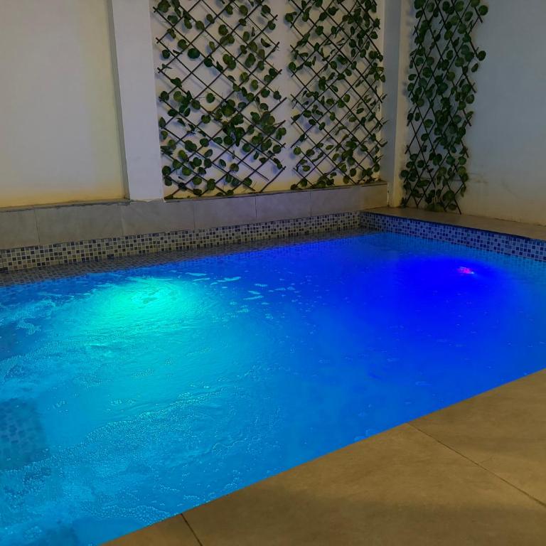 Excelente ubicación, lugar tranquilo con piscina privada, departamento con garaje - Apartamento de 2 dormitorios con vistas a la montaña - 5