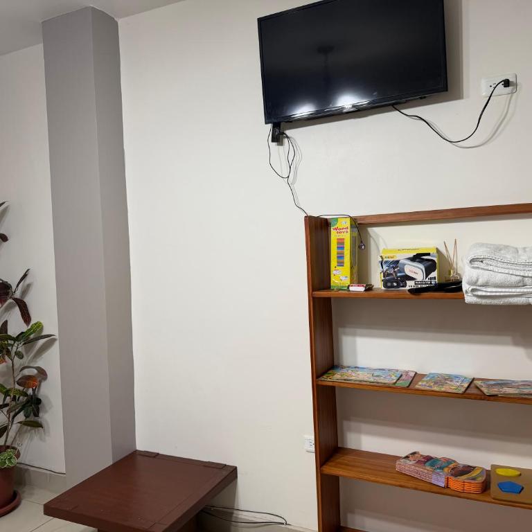 Excelente ubicación, lugar tranquilo con piscina privada, departamento con garaje - Apartamento de 2 dormitorios con vistas a la montaña - 11