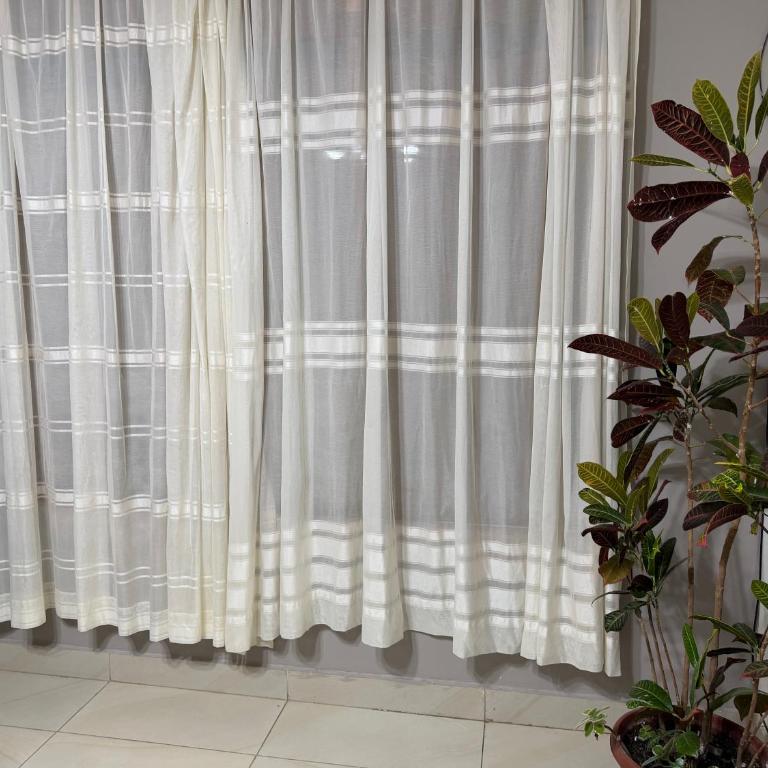 Excelente ubicación, lugar tranquilo con piscina privada, departamento con garaje - Apartamento de 2 dormitorios con vistas a la montaña - 12