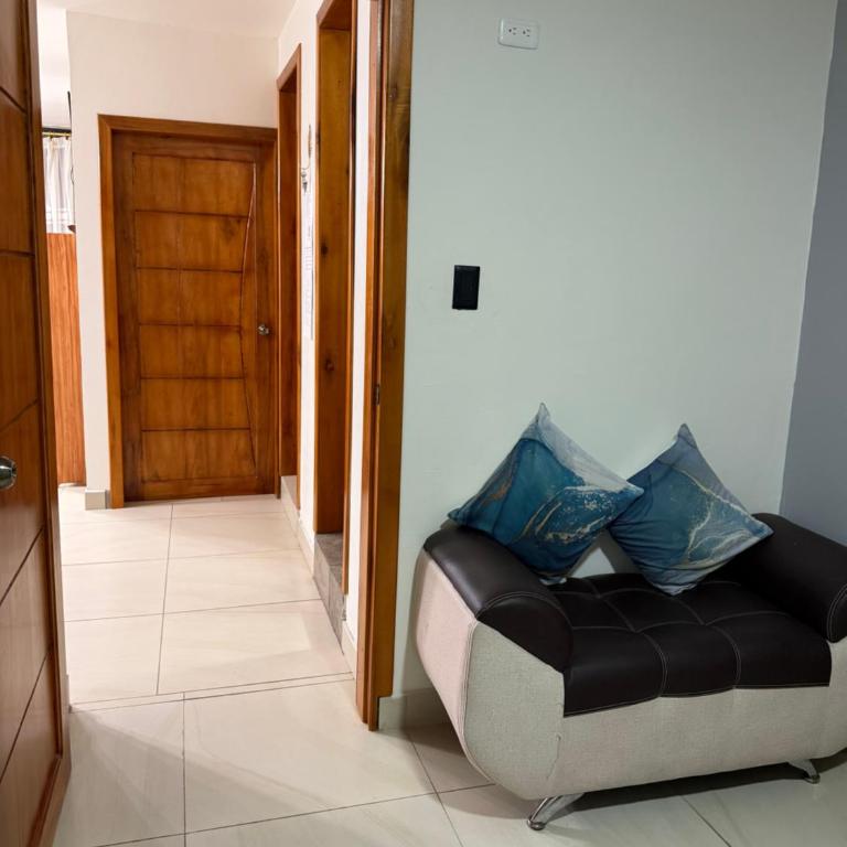 Excelente ubicación, lugar tranquilo con piscina privada, departamento con garaje - Apartamento de 2 dormitorios con vistas a la montaña - 17