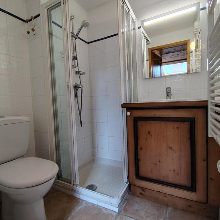 Appartement spacieux avec parking - 6 pers. - Three-Bedroom Apartment - 6