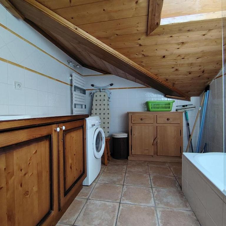 Appartement spacieux avec parking - 6 pers. - Three-Bedroom Apartment - 11