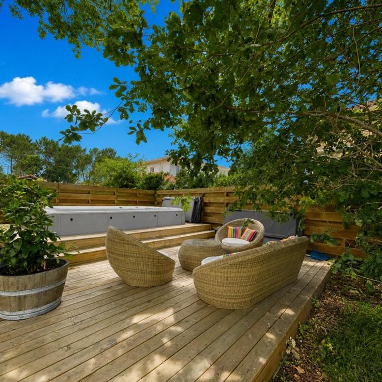 Villa avec jacuzzi, jardin - 6 pers. - FR-1-379-189 - Villa - 3