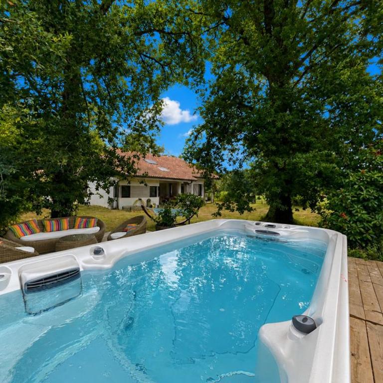 Villa avec jacuzzi, jardin - 6 pers. - FR-1-379-189 - Villa - 4
