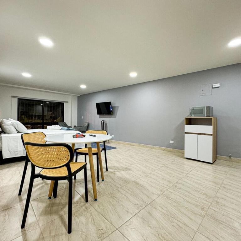 1Br Best Location Laureles with AC - One-Bedroom Apartment - 1