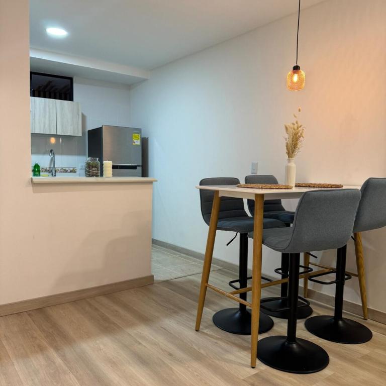1Br Best Location Laureles with AC - One-Bedroom Apartment - 3